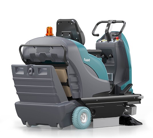 S680 Compact Battery Ride-On Sweeper alt 4